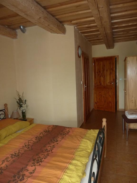Q Ranch Hotel Bezdekov  Стая снимка